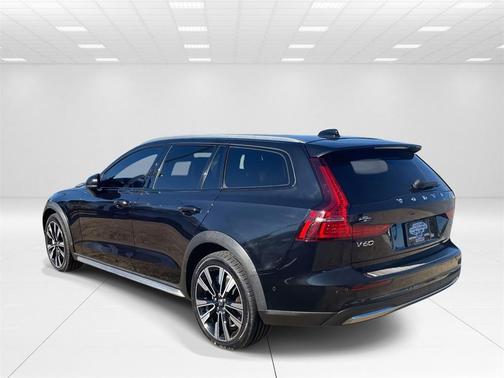 2023 Volvo V60 Cross Country B5 Ultimate