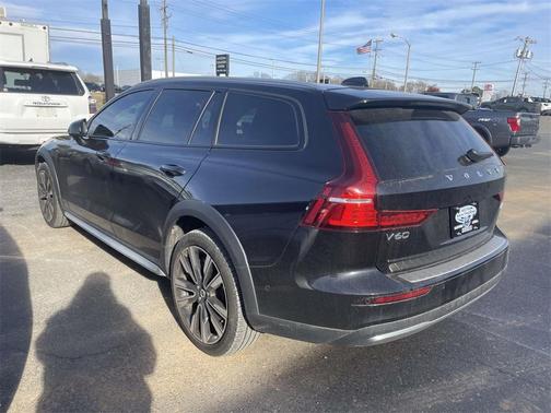 2023 Volvo V60 Cross Country B5 Ultimate