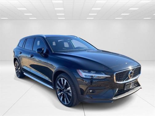 2023 Volvo V60 Cross Country B5 Ultimate