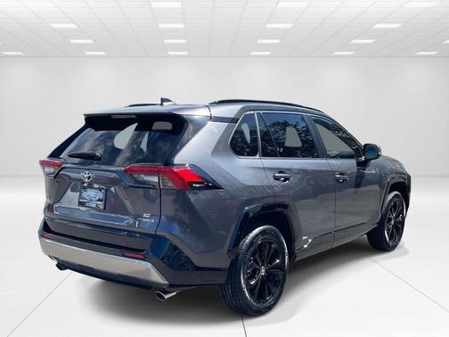2023 Toyota RAV4 Hybrid SE