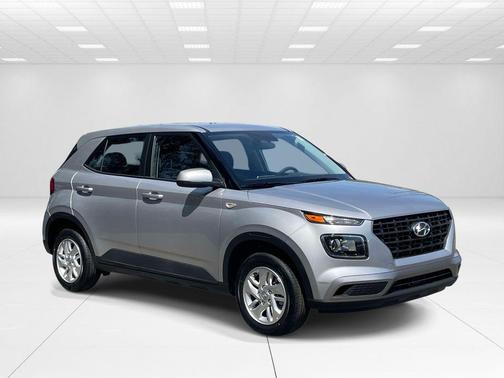 Shimmering Silver 2026 Hyundai VENUE SE