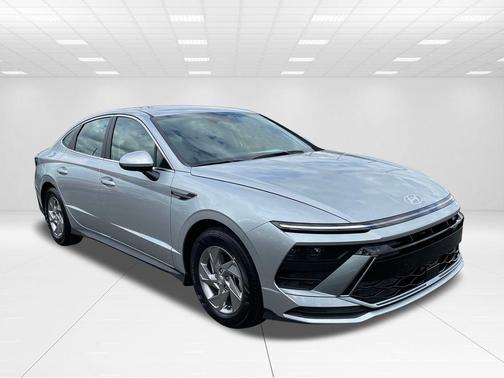 Silver 2025 Hyundai SONATA SE