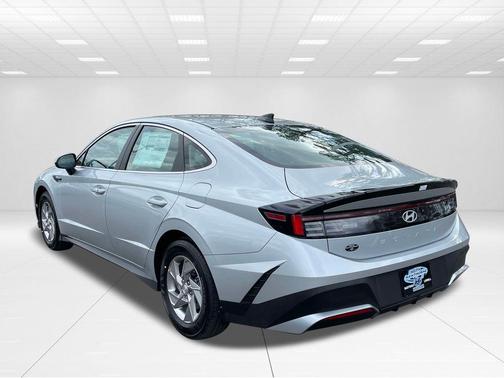 Silver 2025 Hyundai SONATA SE