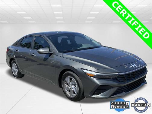 2024 Hyundai ELANTRA SE