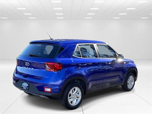 2025 Hyundai VENUE SE