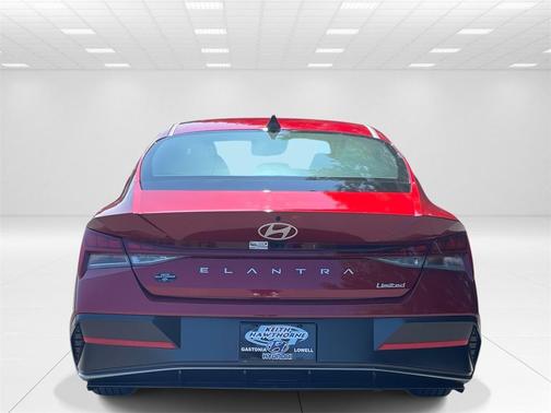 2025 Hyundai ELANTRA Limited