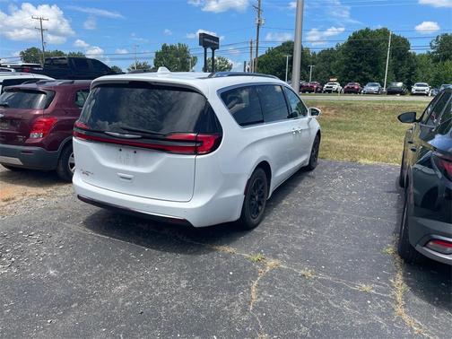 2021 Chrysler Pacifica Touring-L