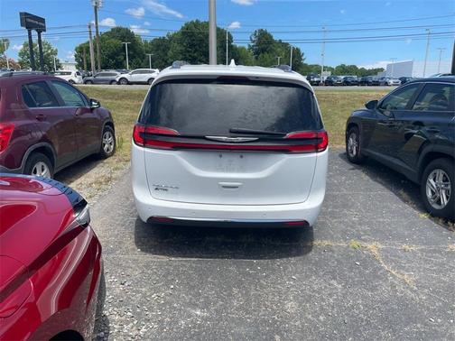 2021 Chrysler Pacifica Touring-L