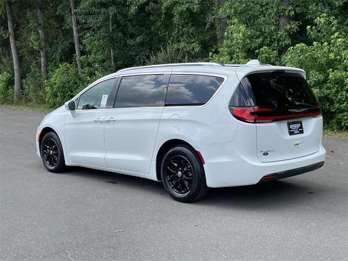2021 Chrysler Pacifica Touring-L