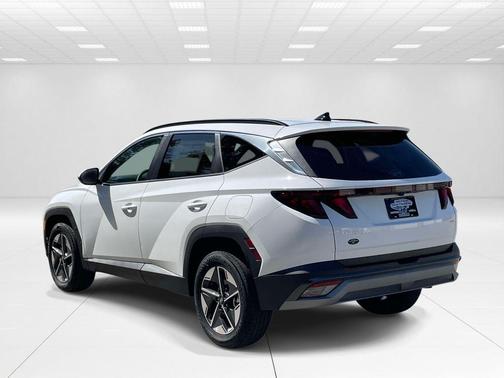 White Pearl 2026 Hyundai TUCSON SEL
