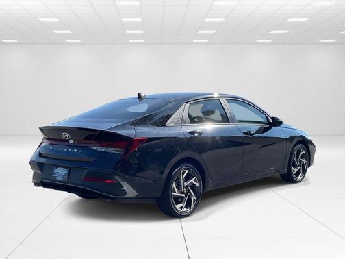 Black 2025 Hyundai ELANTRA SEL Sport
