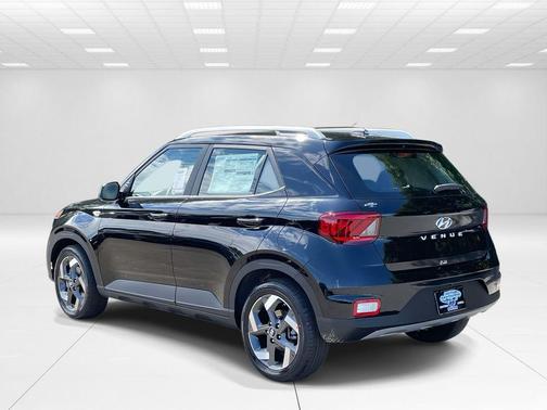Onyx Black 2026 Hyundai VENUE SEL