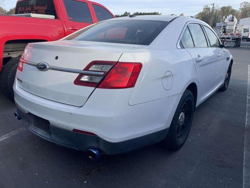 Oxford White 2014 Ford Sedan Police Interceptor Base