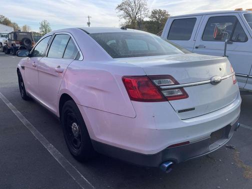 Oxford White 2014 Ford Sedan Police Interceptor Base