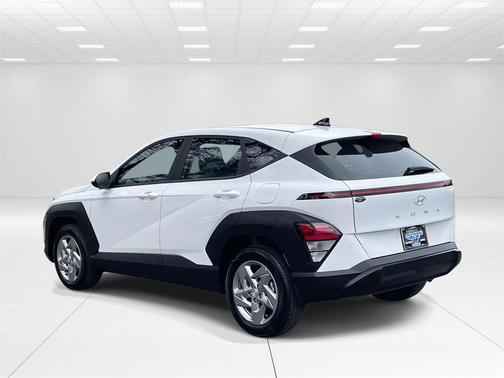 2025 Hyundai KONA SE