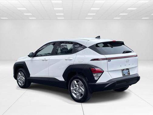 2025 Hyundai KONA SE