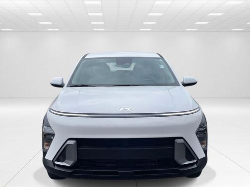 2025 Hyundai KONA SE