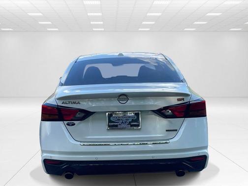 Pearl White 2023 Nissan Altima 2.0 SR