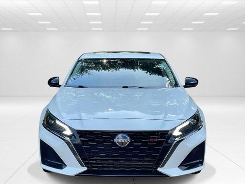 Pearl White 2023 Nissan Altima 2.0 SR