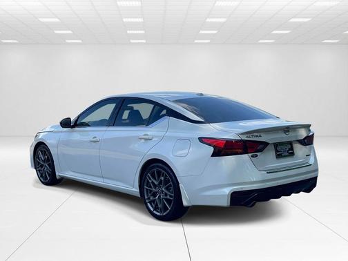 Pearl White 2023 Nissan Altima 2.0 SR
