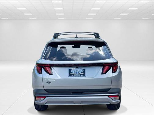 Shimmering Silver 2026 Hyundai TUCSON SEL