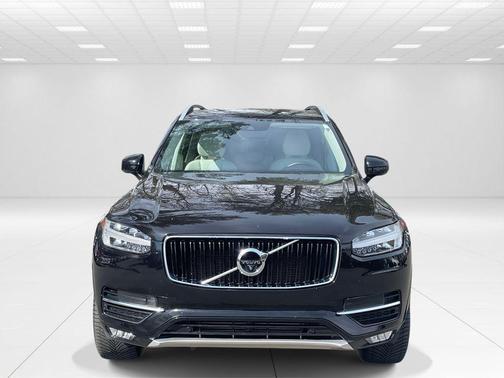 2018 Volvo XC90 T6 Momentum