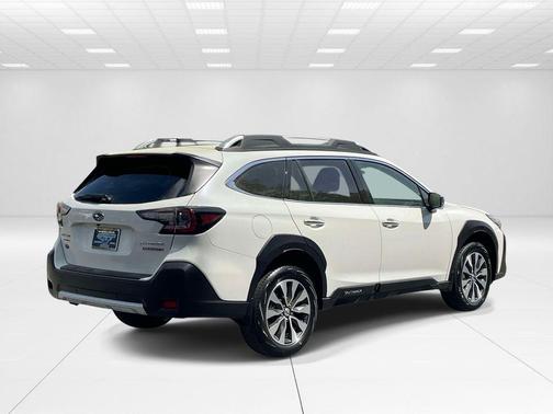 Crystal White Pearl 2024 Subaru Outback Touring XT