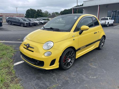 Giallo Midas 2017 FIAT 500C Abarth