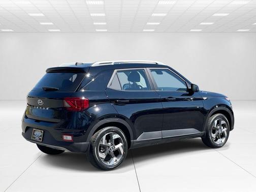 Onyx Black 2026 Hyundai VENUE SEL