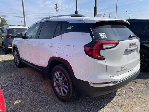2023 GMC Terrain SLT
