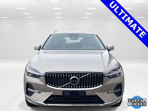 2023 Volvo XC60 B5 Ultimate Bright Theme