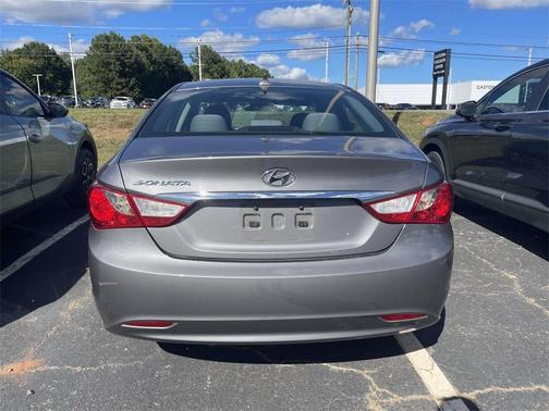 2011 Hyundai SONATA GLS