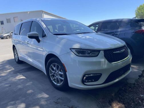 Bright White Clearcoat 2023 Chrysler Pacifica Touring-L
