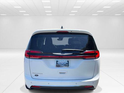 Bright White Clearcoat 2023 Chrysler Pacifica Touring-L
