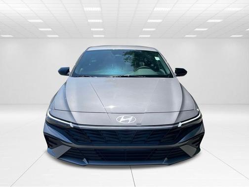 Metal 2025 Hyundai ELANTRA SEL Sport