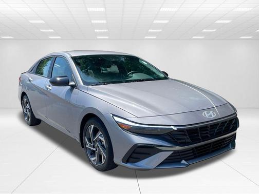 Metal 2025 Hyundai ELANTRA SEL Sport