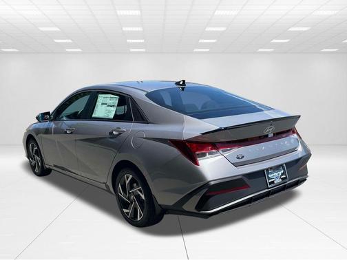 Metal 2025 Hyundai ELANTRA SEL Sport