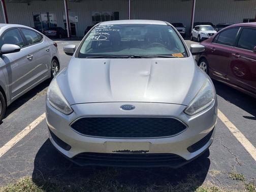 Ingot Silver 2017 Ford Focus SE