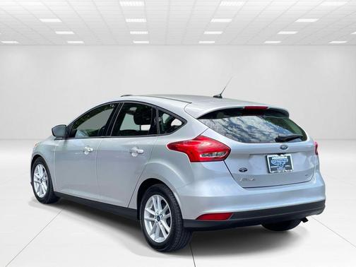 Ingot Silver 2017 Ford Focus SE