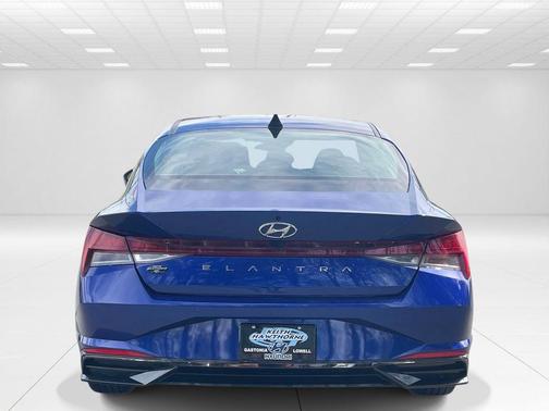 2022 Hyundai ELANTRA SEL
