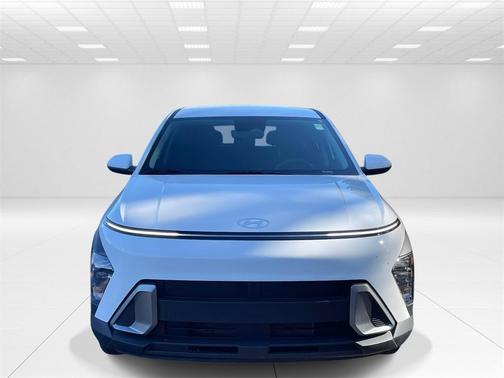 2025 Hyundai KONA SE