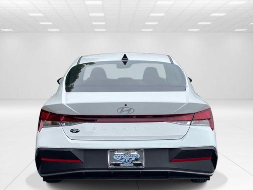 White 2026 Hyundai ELANTRA SE