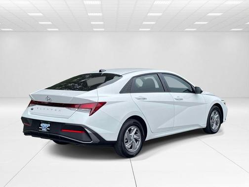 White 2026 Hyundai ELANTRA SE