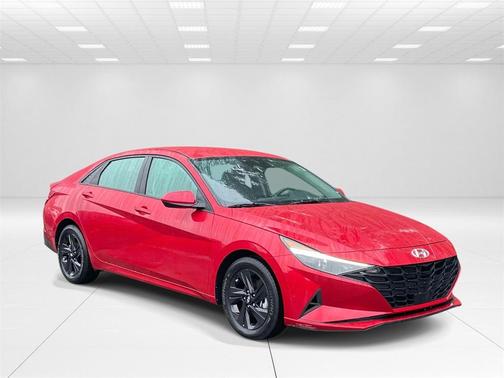 2022 Hyundai ELANTRA SEL