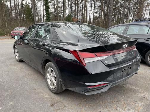 2023 Hyundai ELANTRA SE