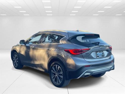 2018 INFINITI QX30 ESSENTIAL