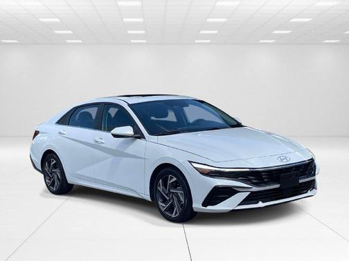 White 2025 Hyundai ELANTRA SEL Convenience
