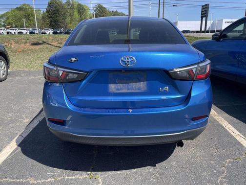 Sapphire 2017 Toyota Yaris iA Base