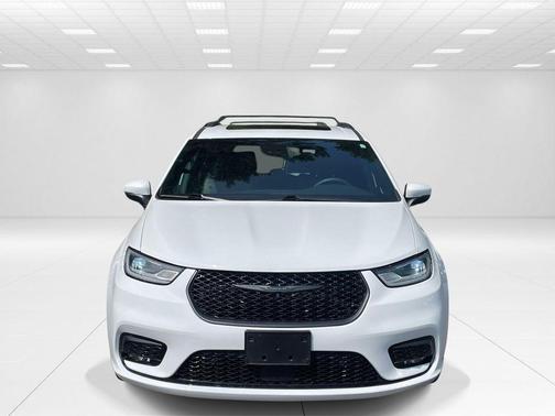 Bright White Clearcoat 2023 Chrysler Pacifica Touring-L