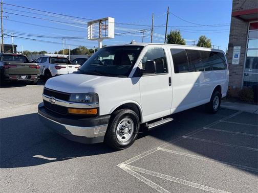 2017 Chevrolet Express 3500 LT